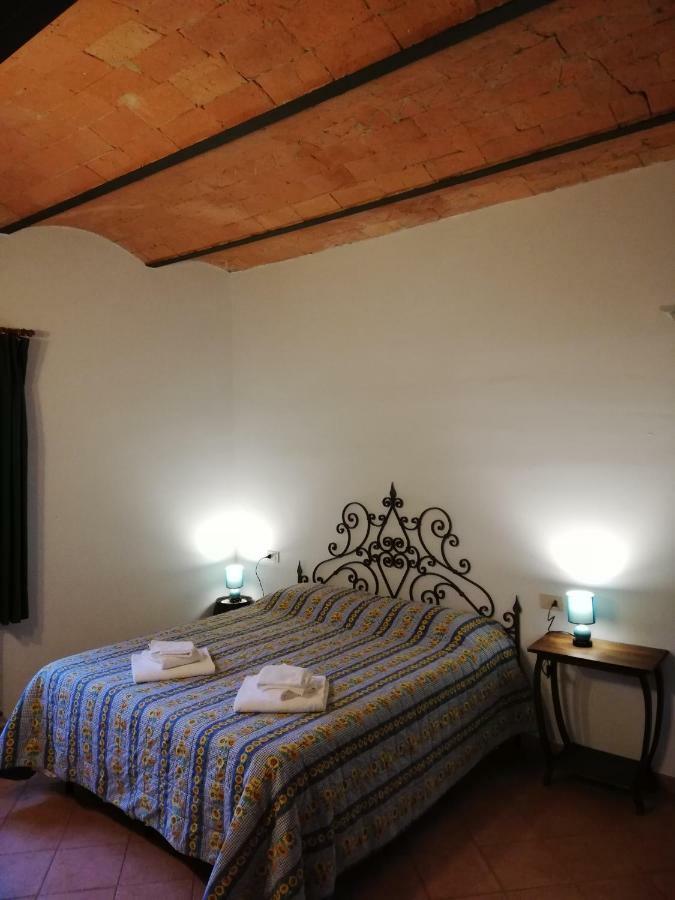 Вилла Agriturismo Le Rote Сан-Джиминьяно Экстерьер фото